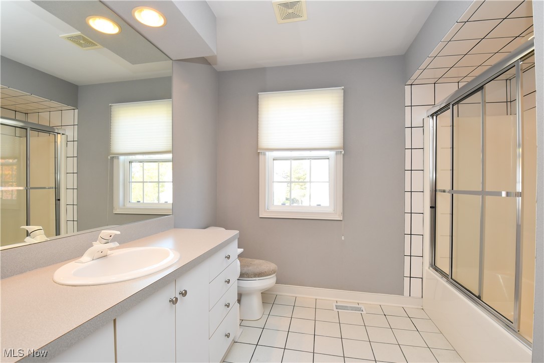 381 W Glengary Circle Highland Heights OH 44143