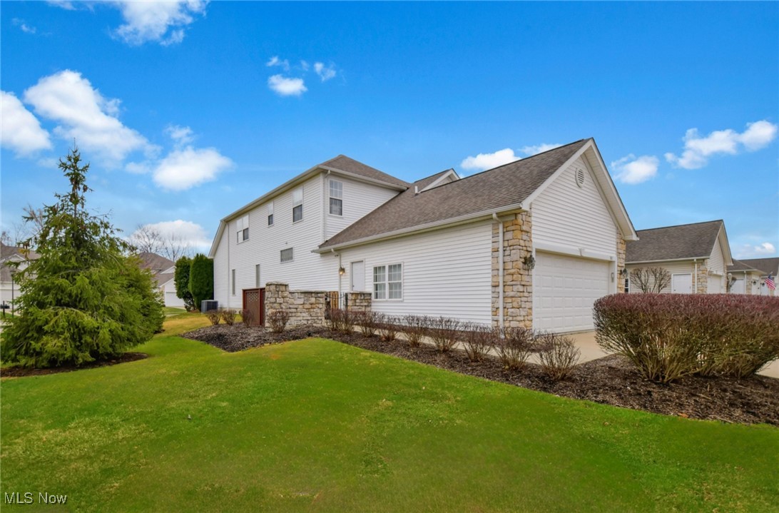 381 W Glengary Circle Highland Heights OH 44143