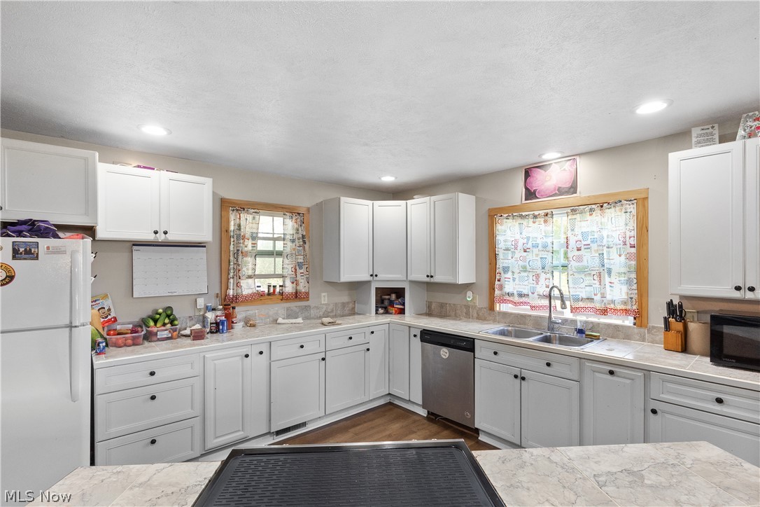 5107 Monroe Center Road Conneaut OH 44030