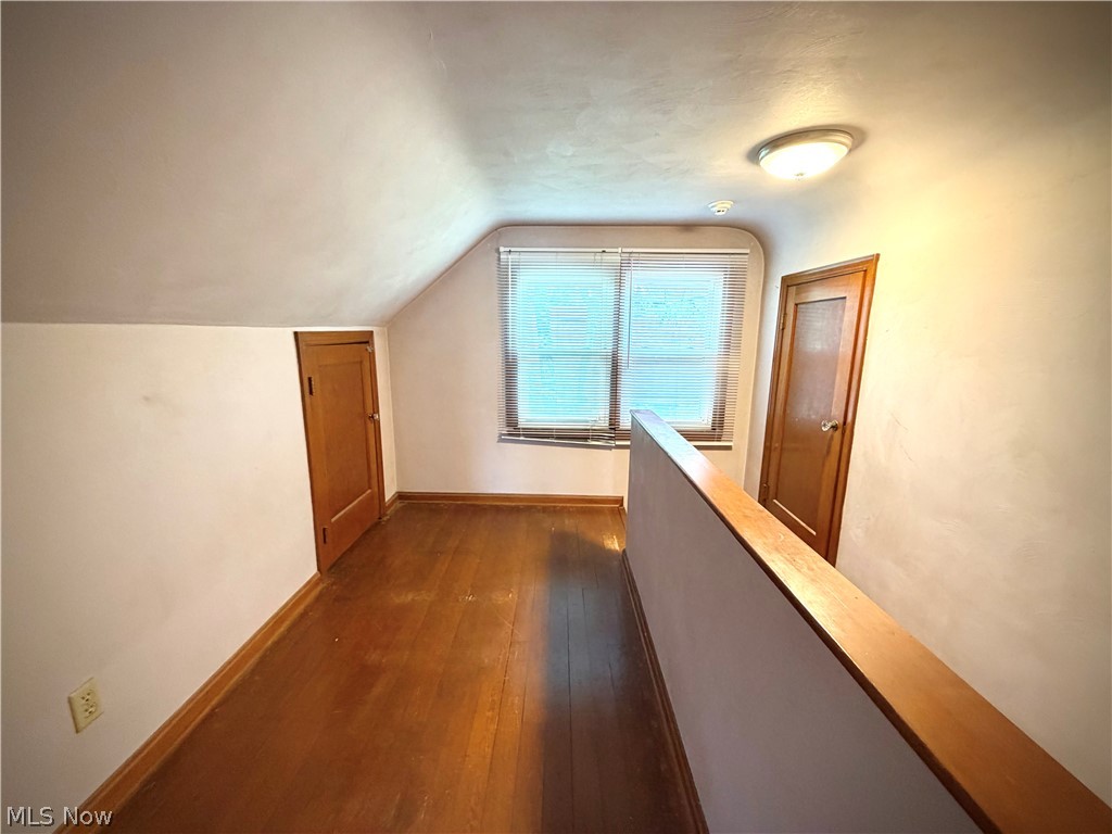 1049 Mckinley Street NE Warren OH 44483