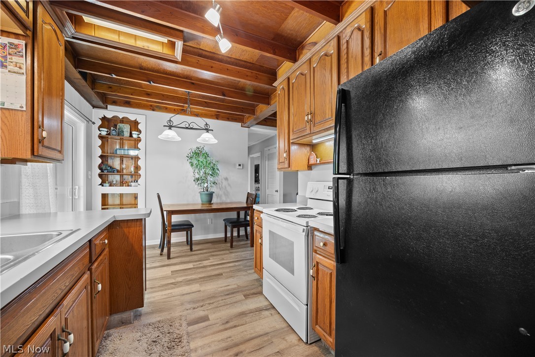 7833 Baumhart Road Amherst OH 44001