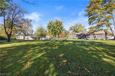 7833 Baumhart Road Amherst OH 44001