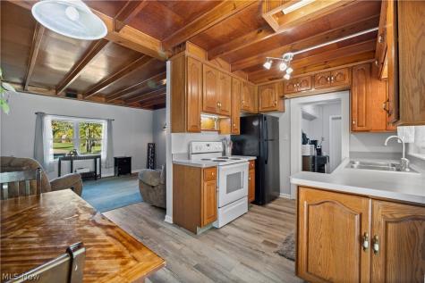 7833 Baumhart Road Amherst OH 44001