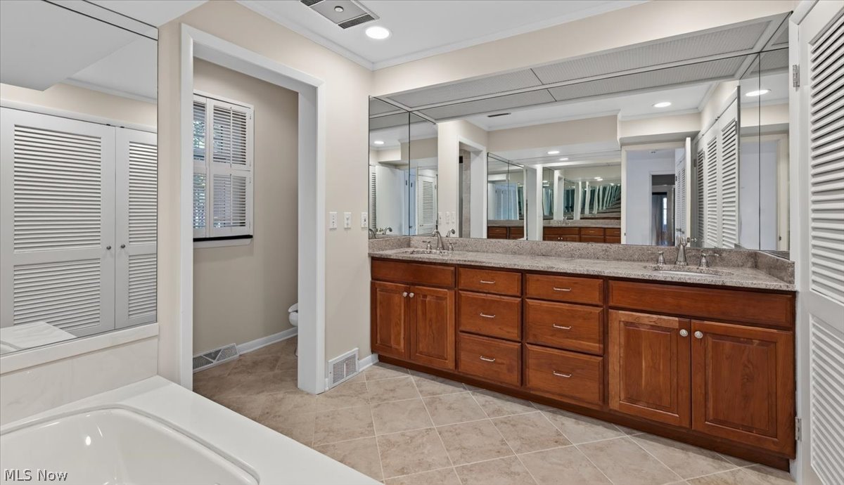 22850 Canterbury Lane Shaker Heights OH 44122