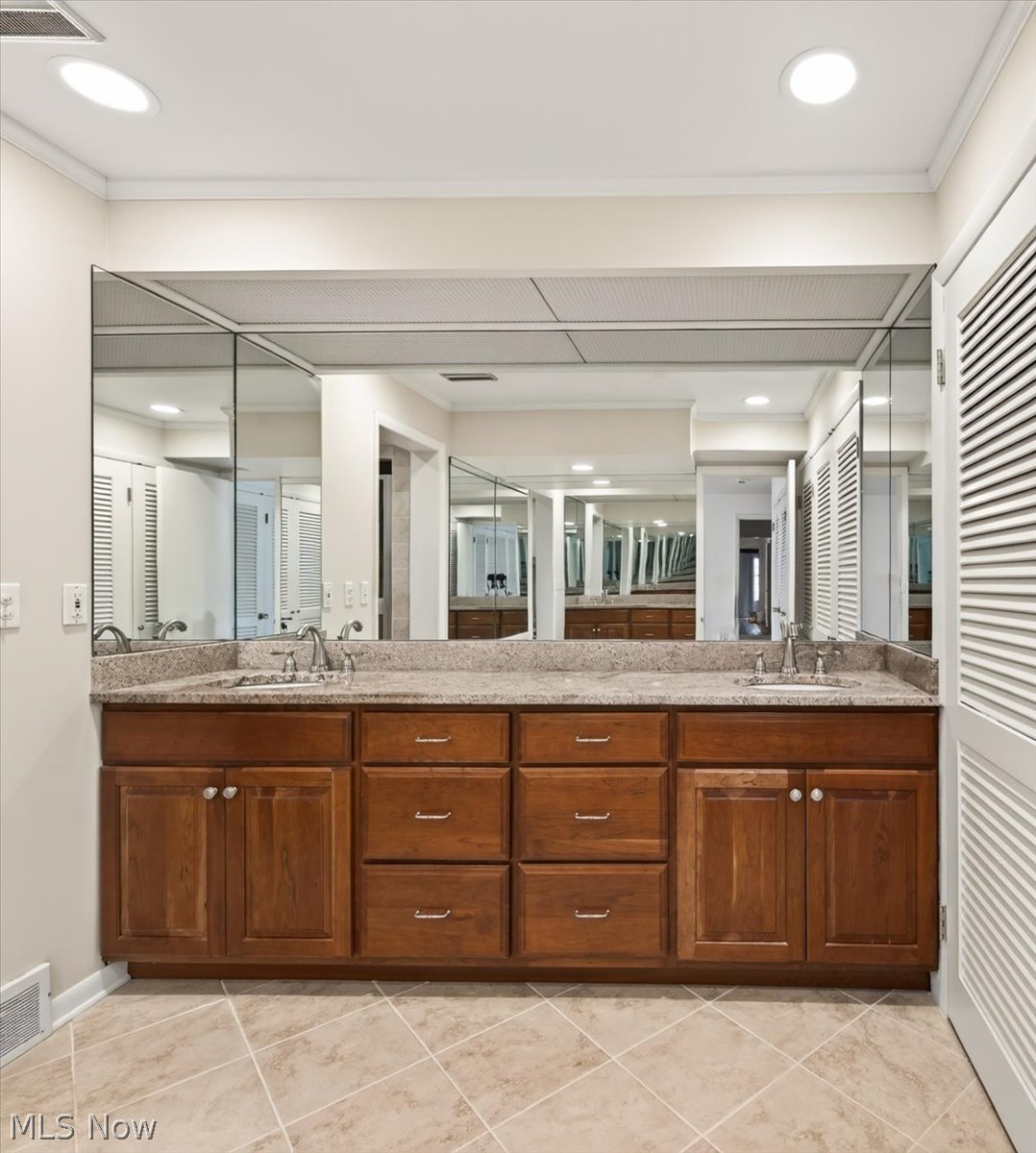 22850 Canterbury Lane Shaker Heights OH 44122