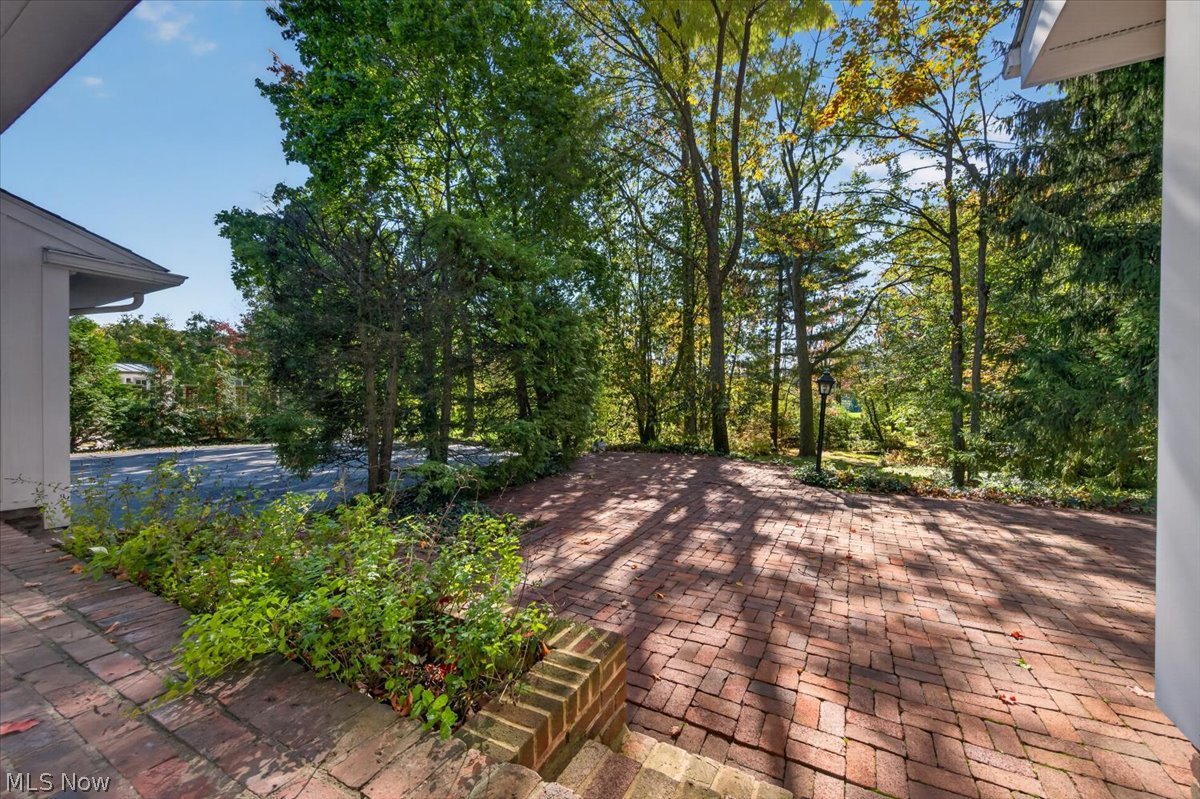 22850 Canterbury Lane Shaker Heights OH 44122