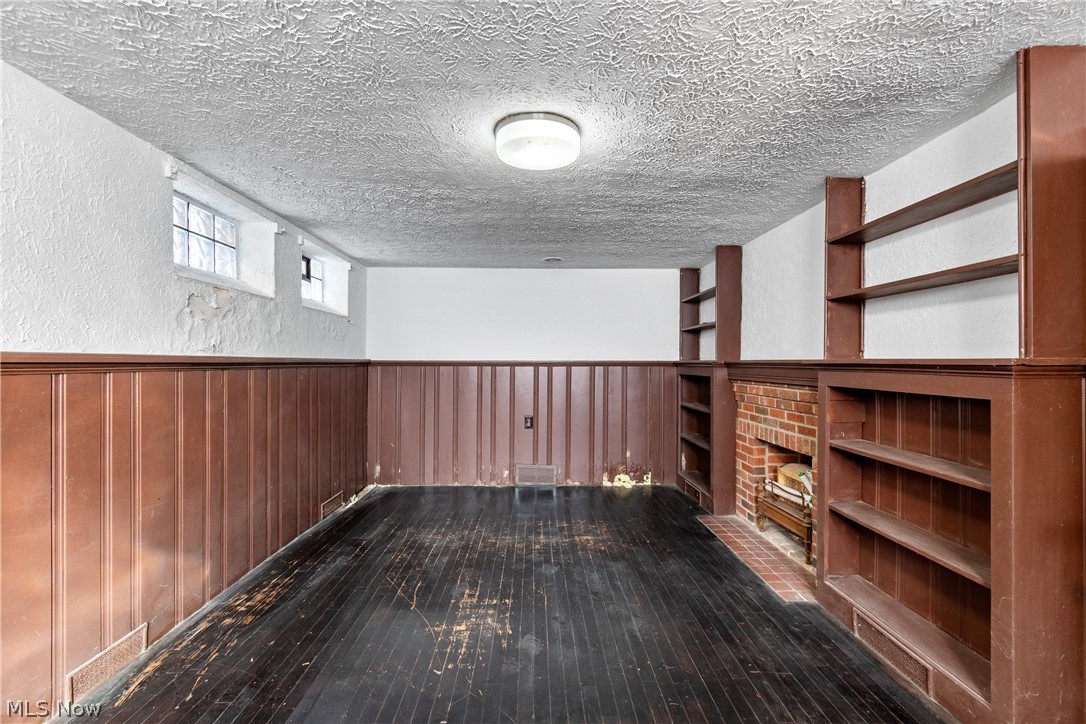 14313 Montrose Avenue Cleveland OH 44111