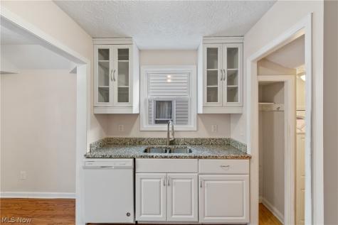 14313 Montrose Avenue Cleveland OH 44111