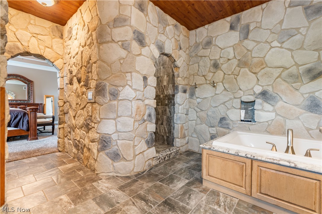 8591 Harlequin Circle NW Massillon OH 44646