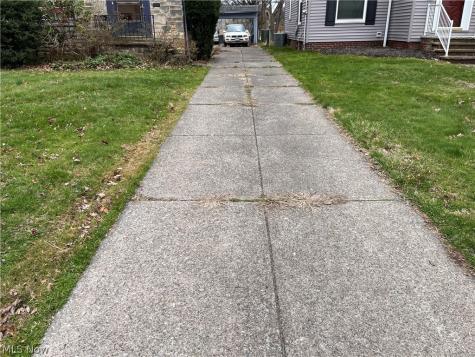 3752 Lowell Road Cleveland Heights OH 44121