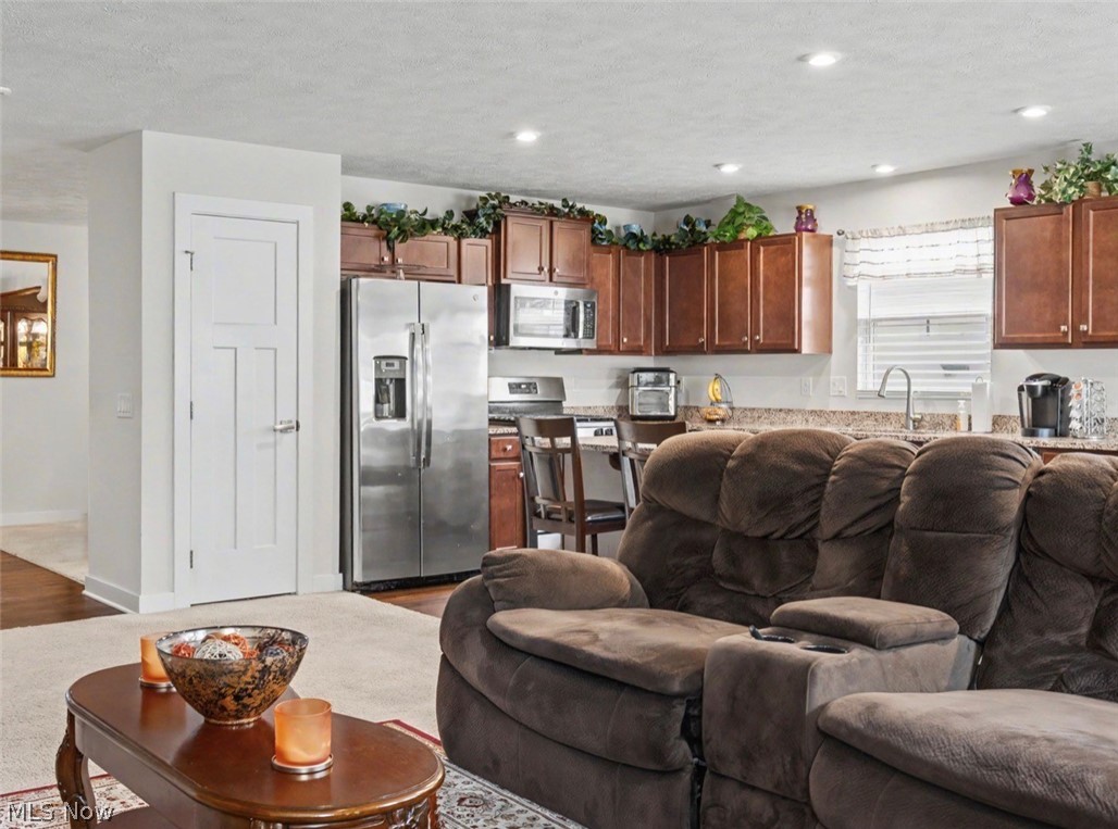 346 Lakewick Lane Willowick OH 44095