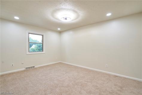 4368 Norona Drive Cuyahoga Falls OH 44224