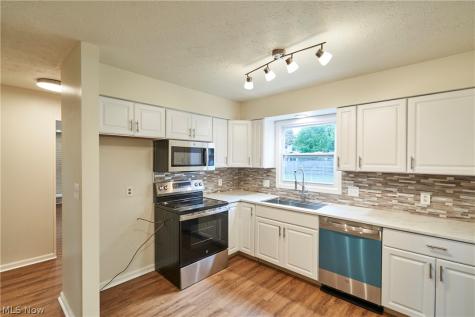 4368 Norona Drive Cuyahoga Falls OH 44224