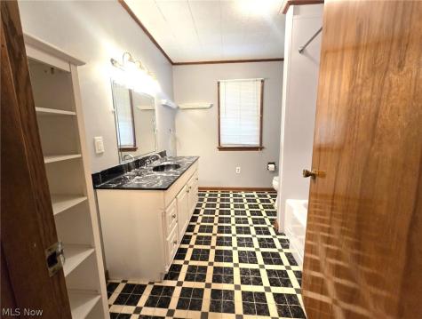1007 Colegate Drive Marietta OH 45750