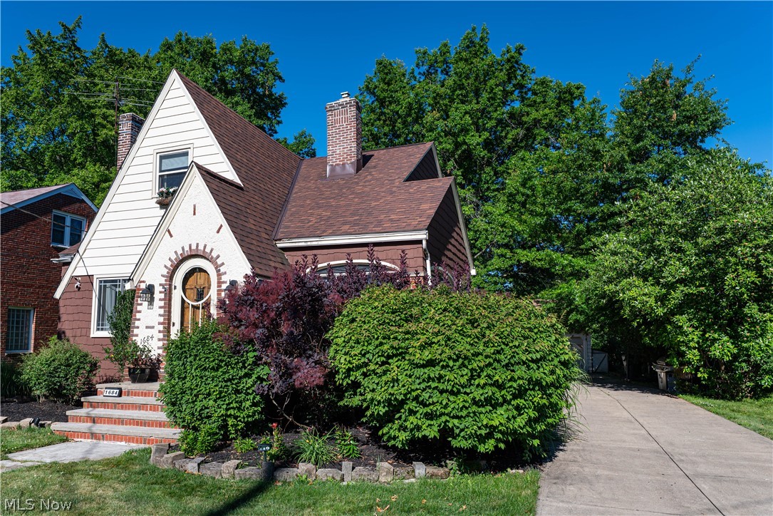 1684 S Green Road South Euclid OH 44121