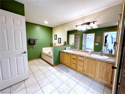 25137 Crosstie Trail Columbia Station OH 44028