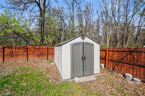 519 Day Street Ravenna OH 44266