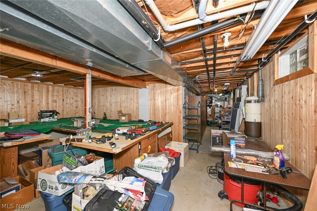 4429 Deerfield Avenue NW North Lawrence OH 44666
