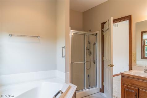 125 Pin Oak Trail Seville OH 44273