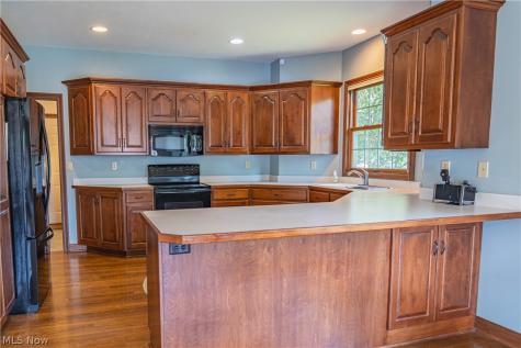 125 Pin Oak Trail Seville OH 44273