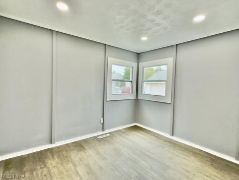 14208 Clifford Avenue Cleveland OH 44135