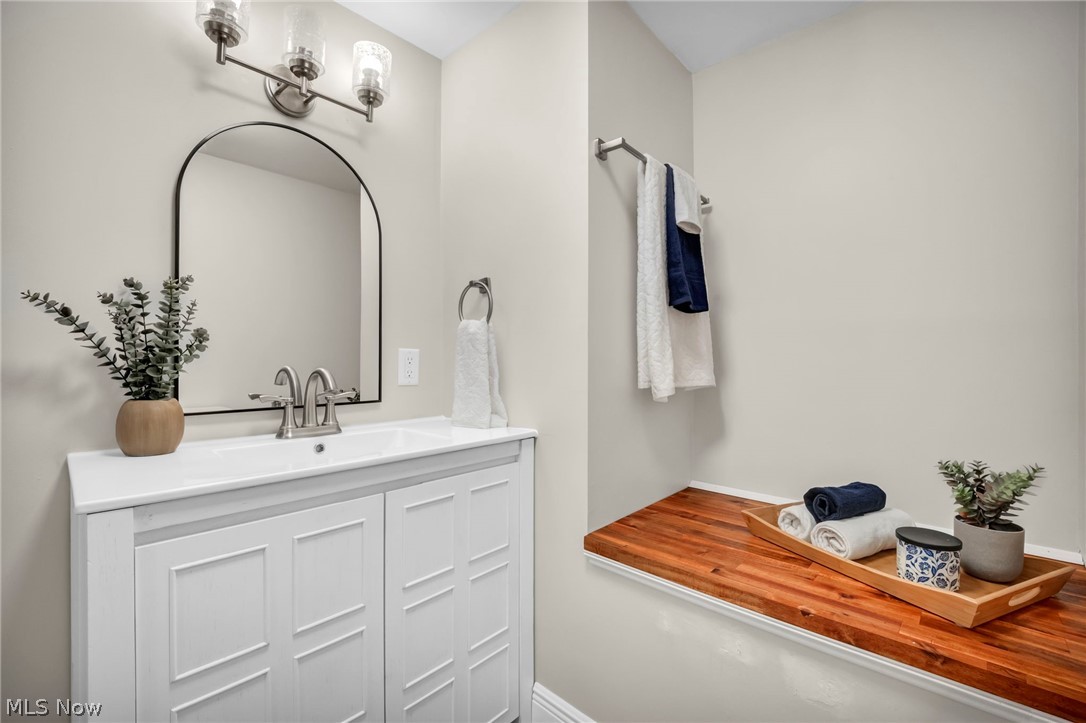 2721 E River Road Newton Falls OH 44444
