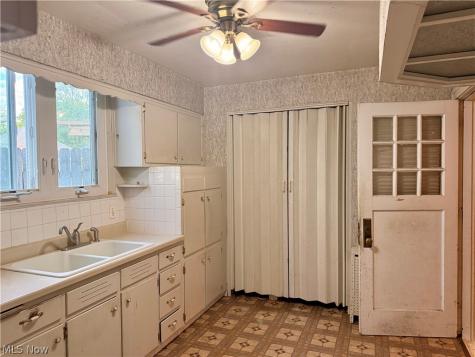 1155 W 6th Street Lorain OH 44052