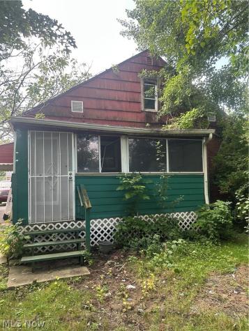 17015 Palda Drive Cleveland OH 44128