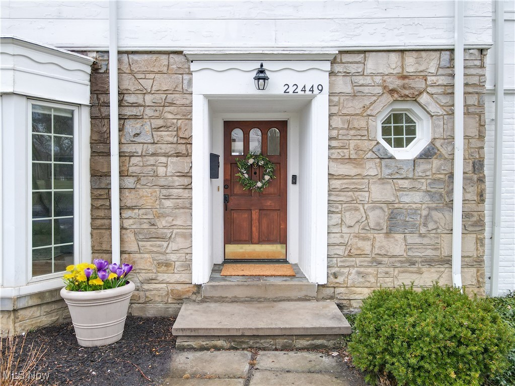 22449 Calverton Road Shaker Heights OH 44122