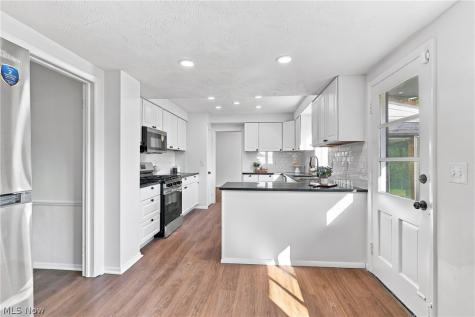 2131 Newbury Drive Cleveland OH 44112