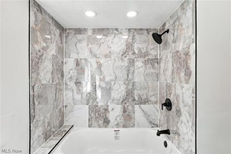 2131 Newbury Drive Cleveland OH 44112