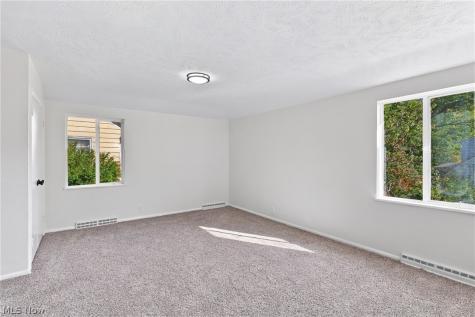 2131 Newbury Drive Cleveland OH 44112