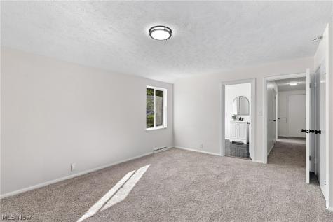 2131 Newbury Drive Cleveland OH 44112