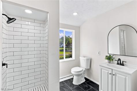 2131 Newbury Drive Cleveland OH 44112