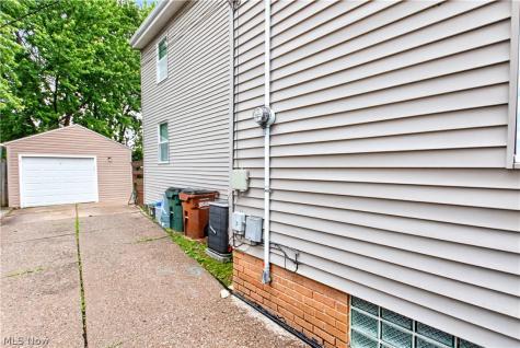 6806 Dartworth Drive Parma OH 44129