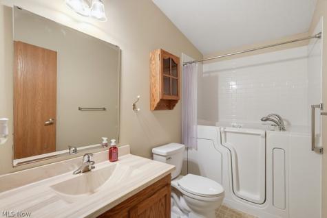 3295 Waterside Drive Akron OH 44319