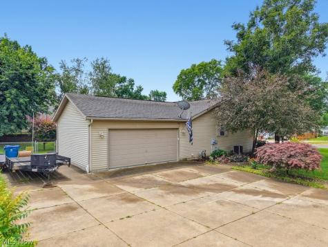 3295 Waterside Drive Akron OH 44319