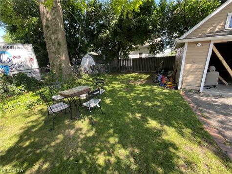 3810 Biddulph Avenue Cleveland OH 44109