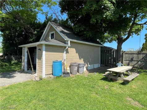 3810 Biddulph Avenue Cleveland OH 44109