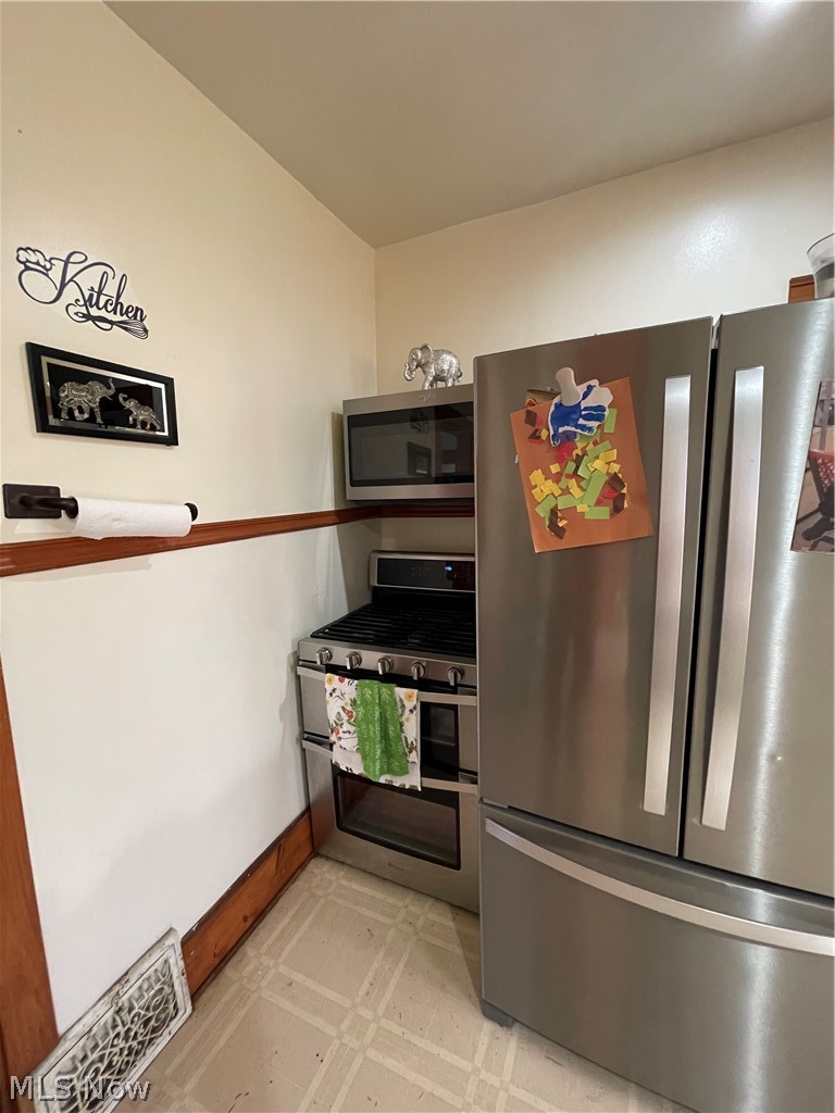 3810 Biddulph Avenue Cleveland OH 44109
