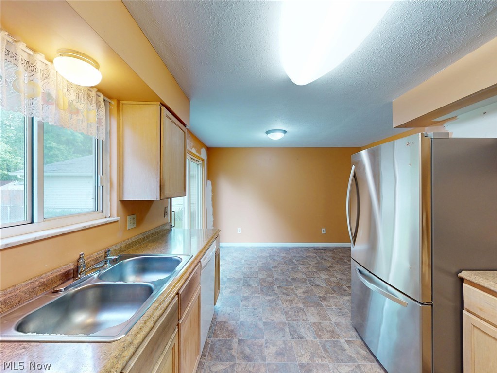 744 Arline Avenue Eastlake OH 44095