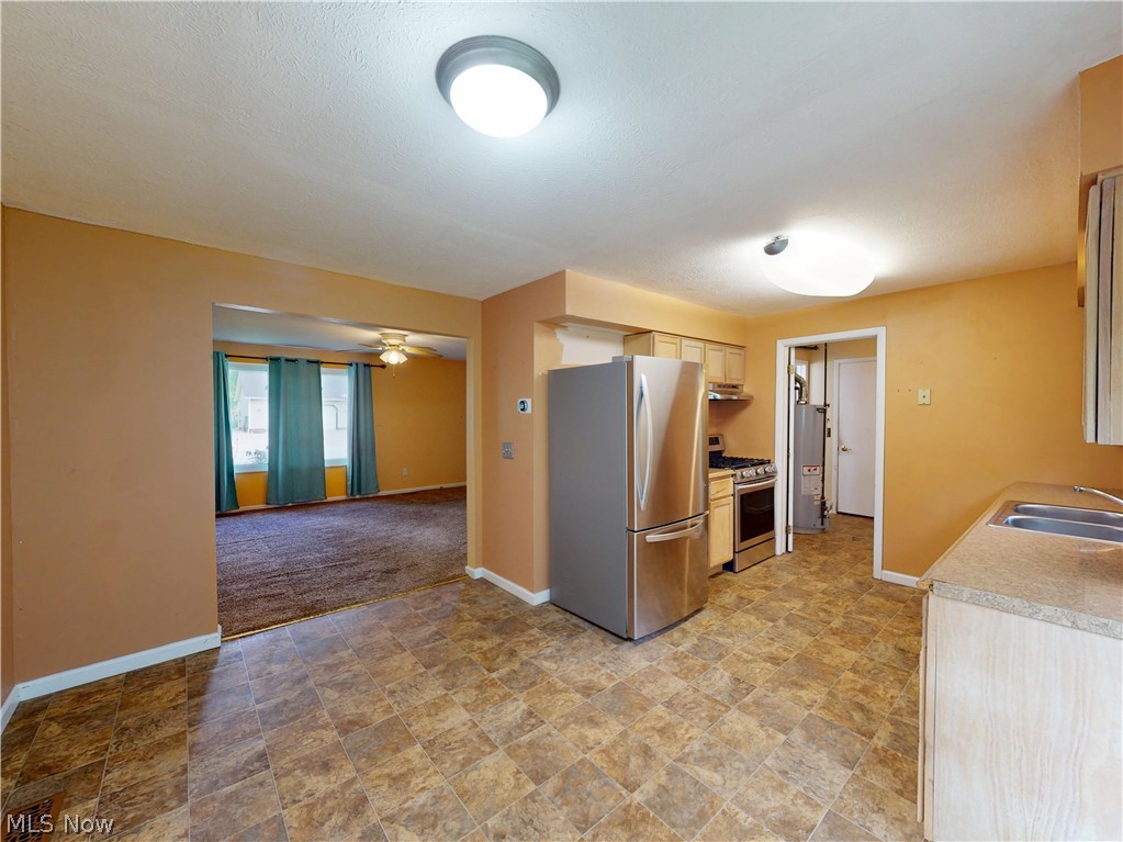 744 Arline Avenue Eastlake OH 44095
