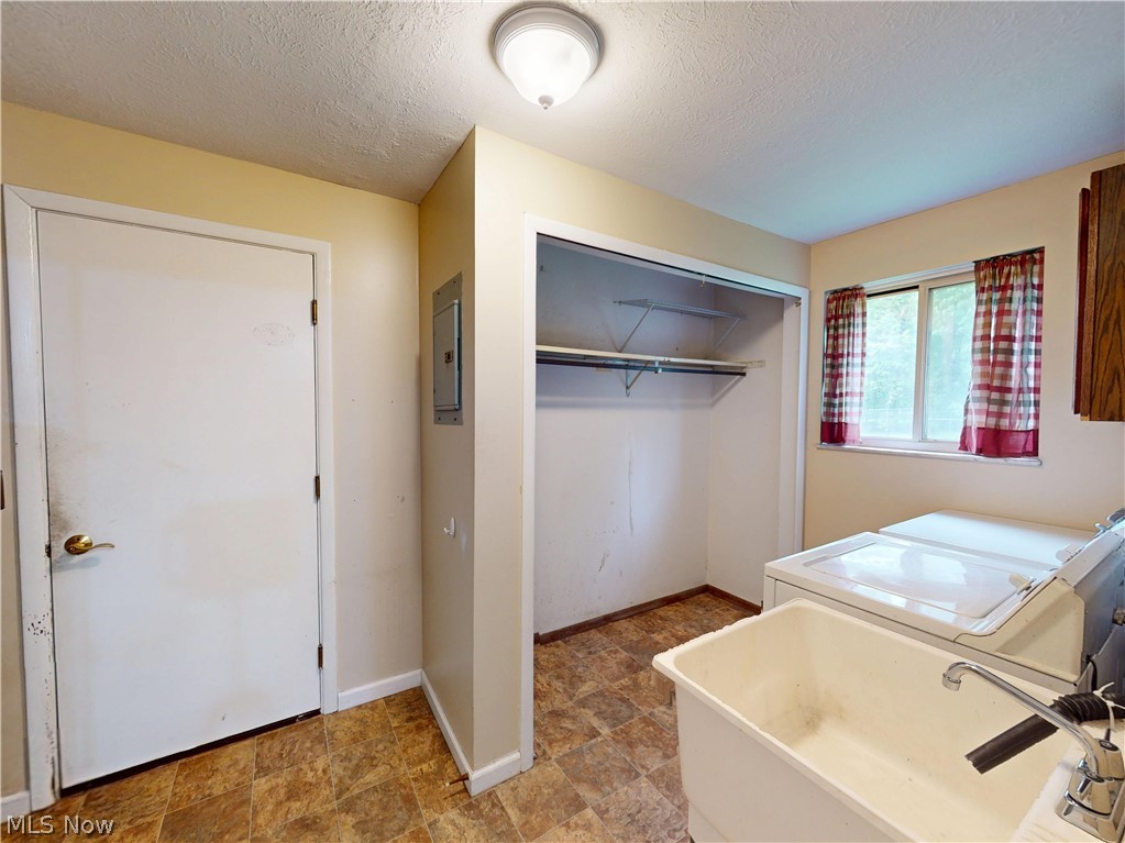 744 Arline Avenue Eastlake OH 44095