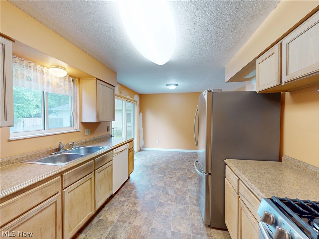 744 Arline Avenue Eastlake OH 44095