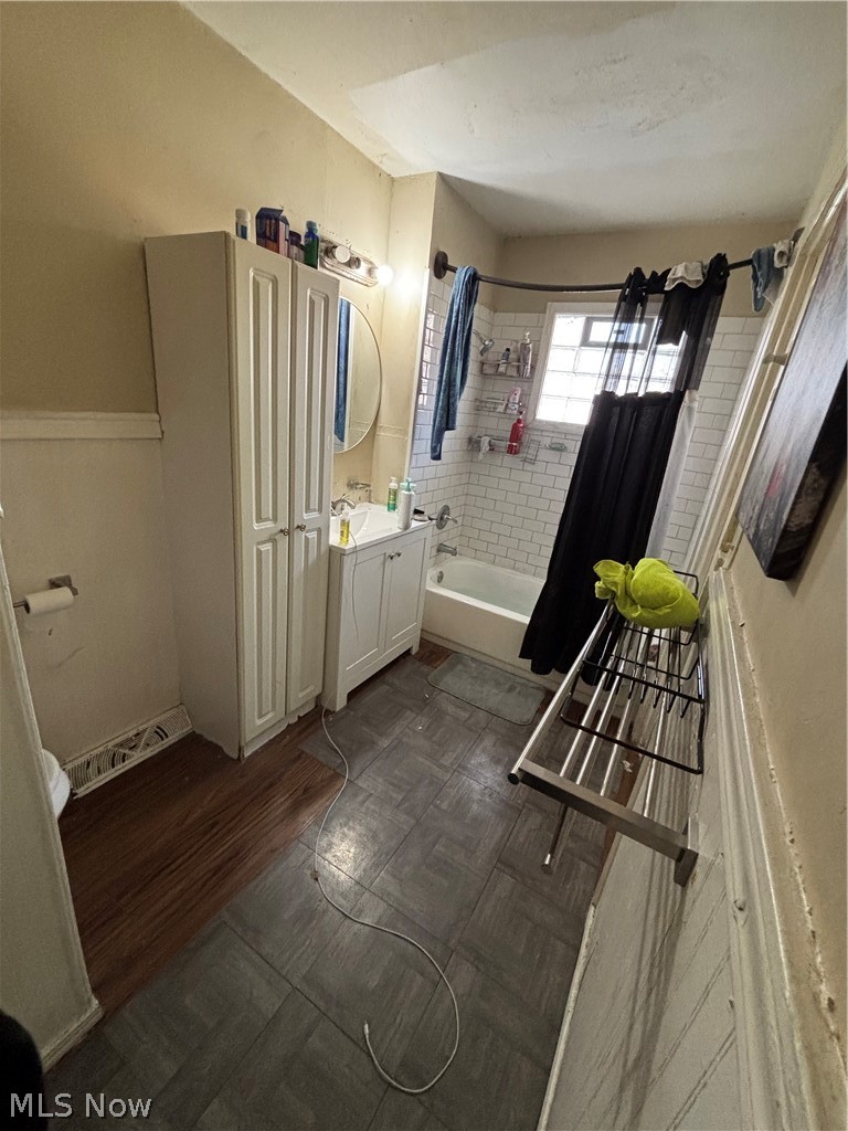 4505 E 143rd Street Cleveland OH 44128