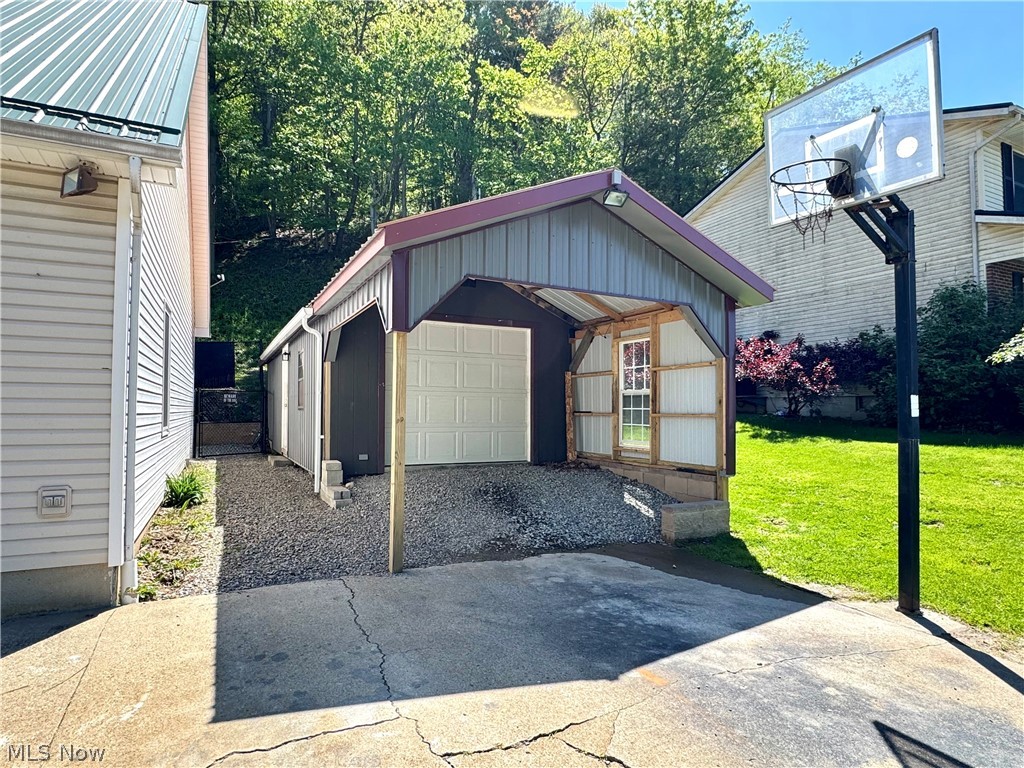 828 Green Drive Coshocton OH 43812