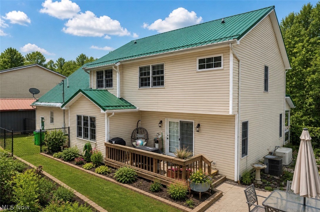 828 Green Drive Coshocton OH 43812
