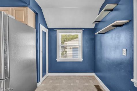 208 Longfellow Street Elyria OH 44035