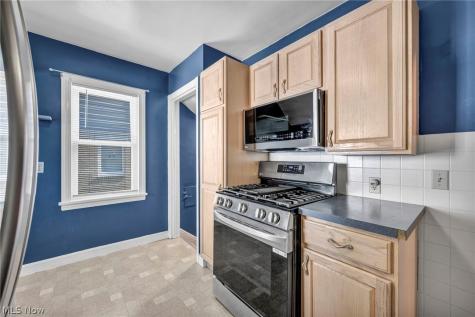208 Longfellow Street Elyria OH 44035