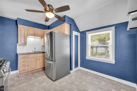 208 Longfellow Street Elyria OH 44035